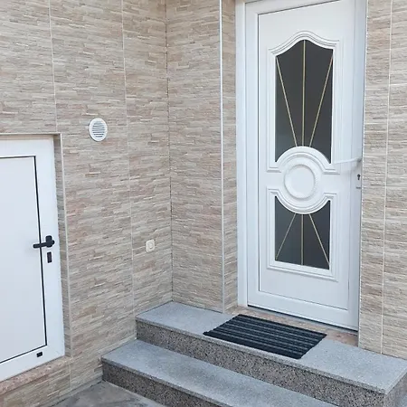 Antonio Apartman *